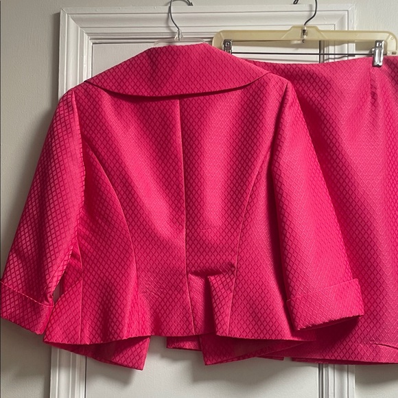 Maggy London Women's Jacket & Skirt Set - Picture 4 of 4